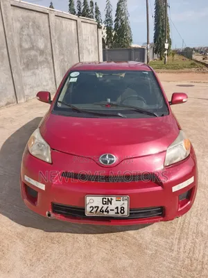 Scion xD Base 2013 Brown