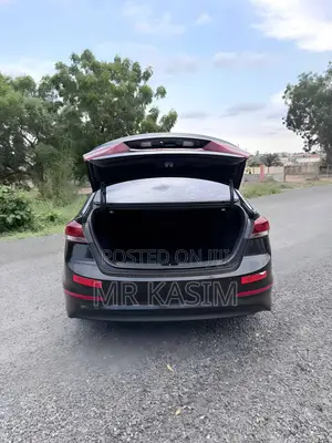 Hyundai Avante 2015 Black
