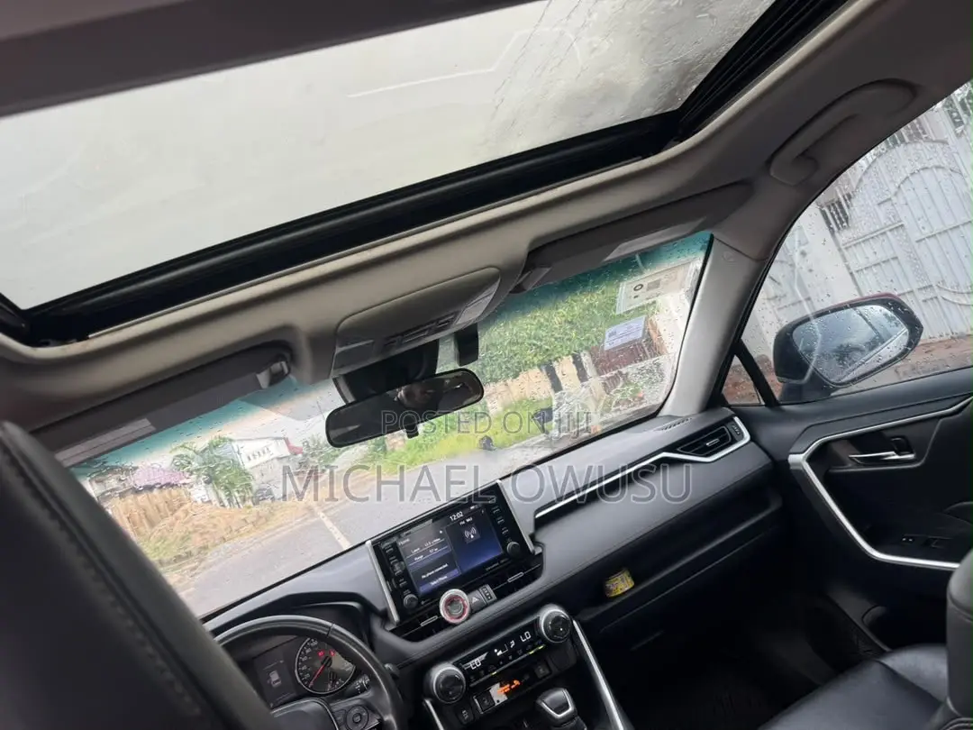 Toyota RAV4 2020 Red