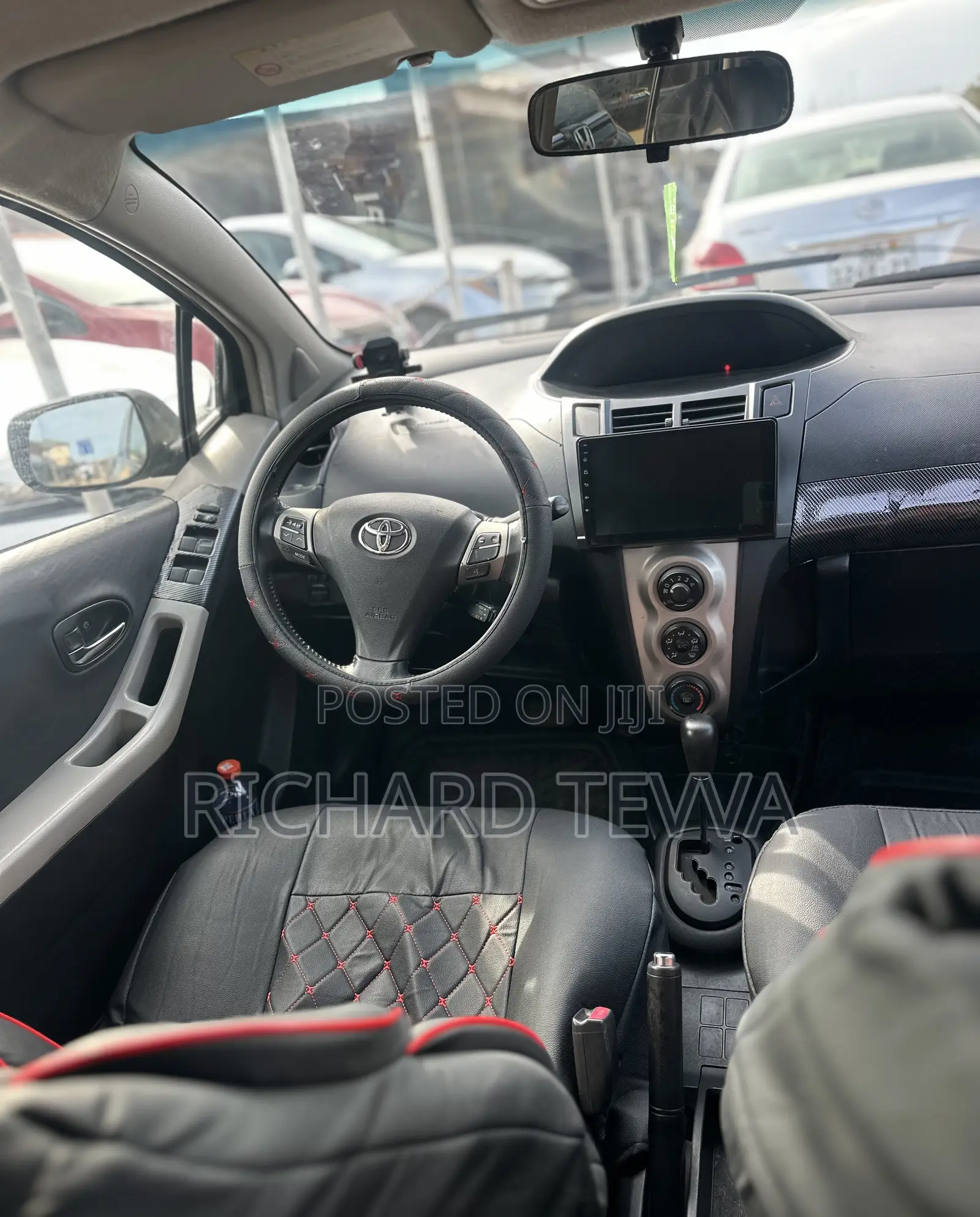 Toyota Vitz 1.3 AWD 5dr 2010 Black