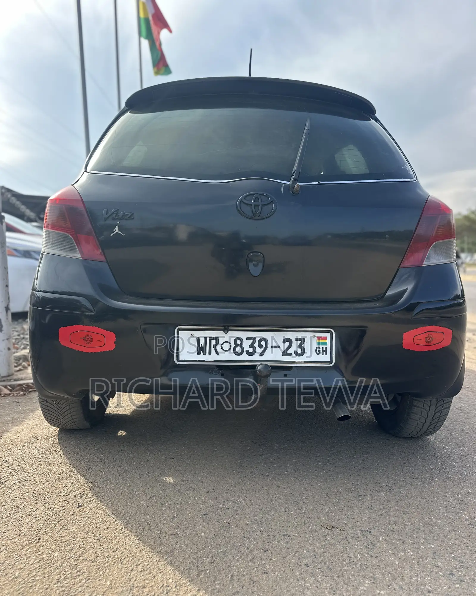 Toyota Vitz 1.3 AWD 5dr 2010 Black