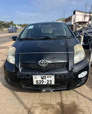 Toyota Vitz 1.3 AWD 5dr 2010 Black