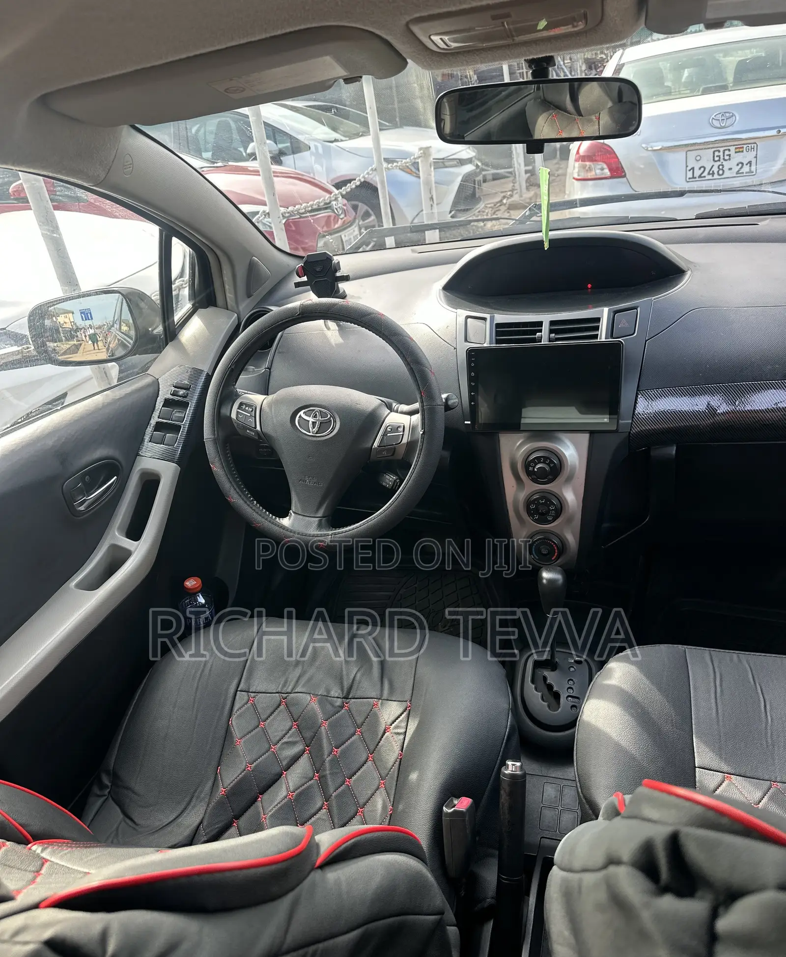 Toyota Vitz 1.3 AWD 5dr 2010 Black