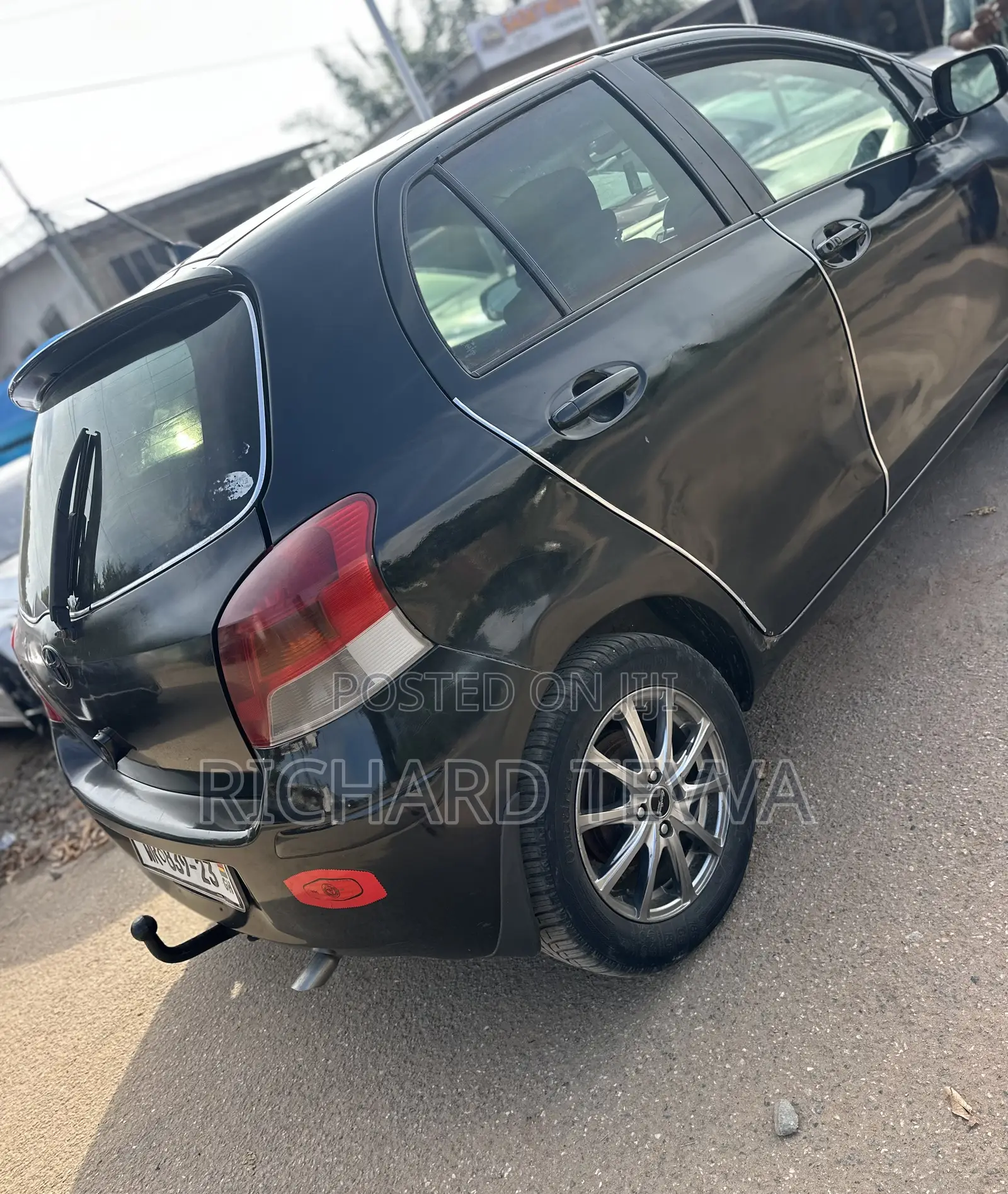 Toyota Vitz 1.3 AWD 5dr 2010 Black