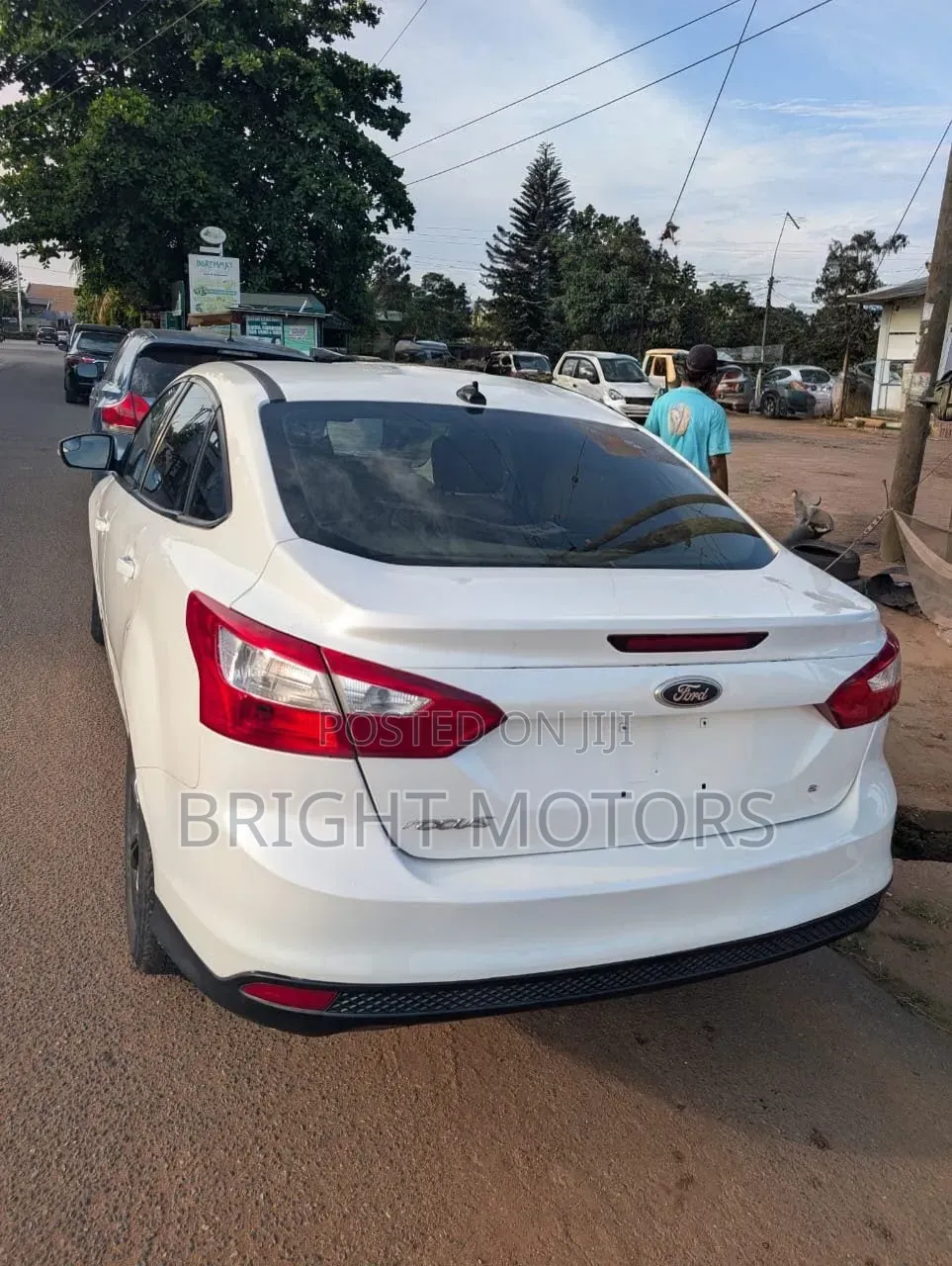 Ford Focus S 4dr Sedan (2.0L 4cyl 5M) 2014 White