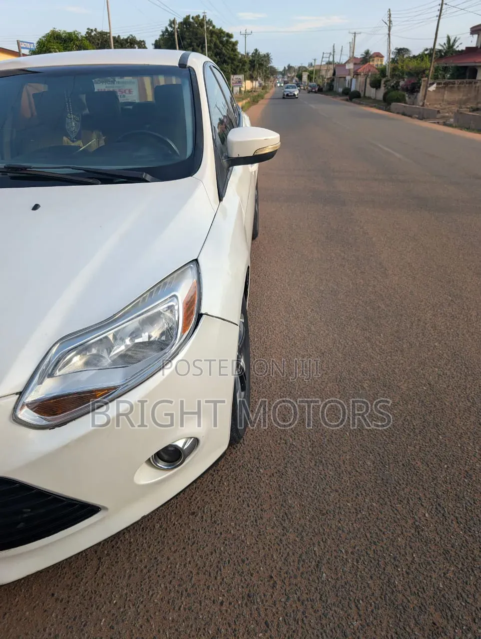 Ford Focus S 4dr Sedan (2.0L 4cyl 5M) 2014 White