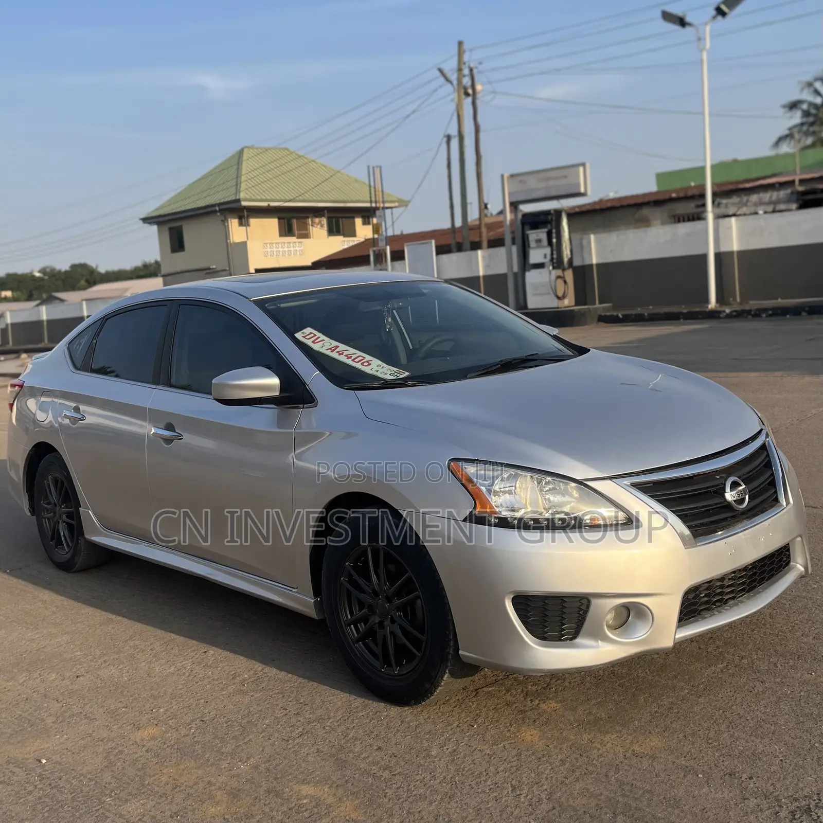 Nissan Sentra SR 4dr Sedan (1.8L 4cyl CVT) 2015 Silver