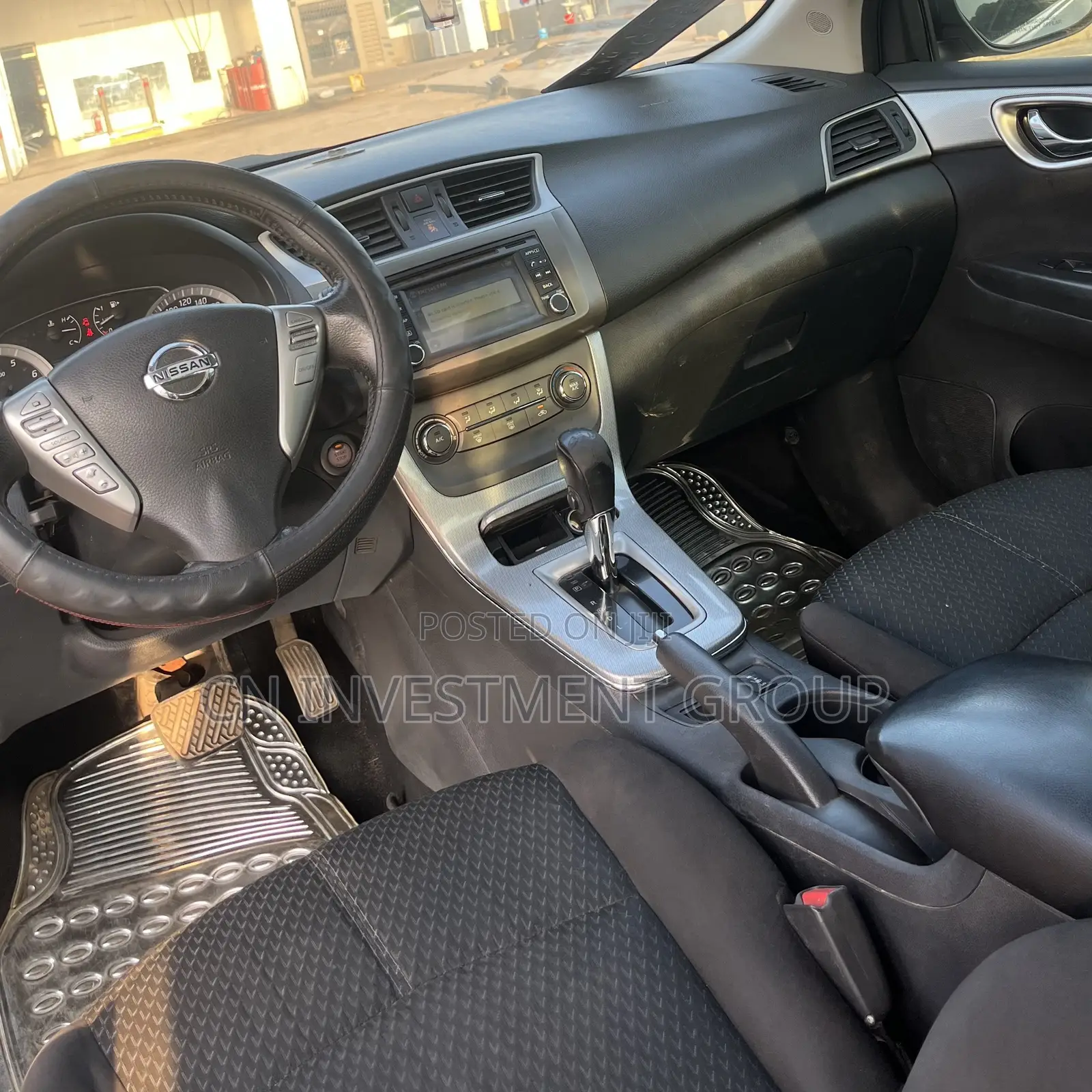 Nissan Sentra SR 4dr Sedan (1.8L 4cyl CVT) 2015 Silver