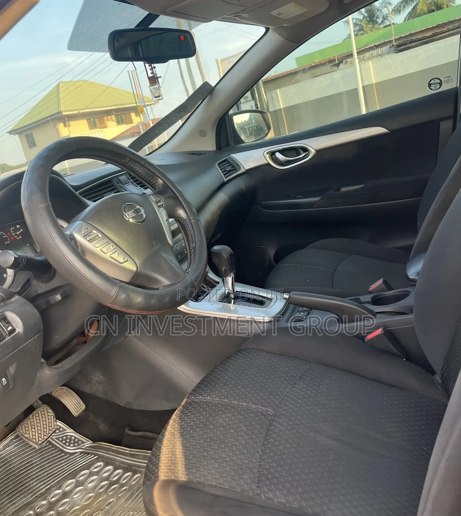 Nissan Sentra SR 4dr Sedan (1.8L 4cyl CVT) 2015 Silver