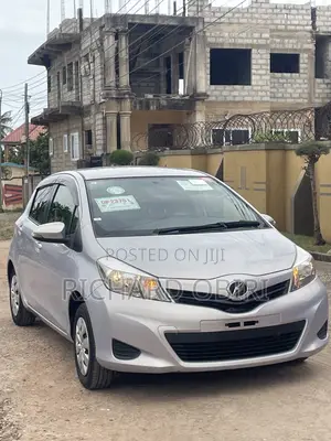 Toyota Vitz 1.3 FWD 3dr 2014 Purple