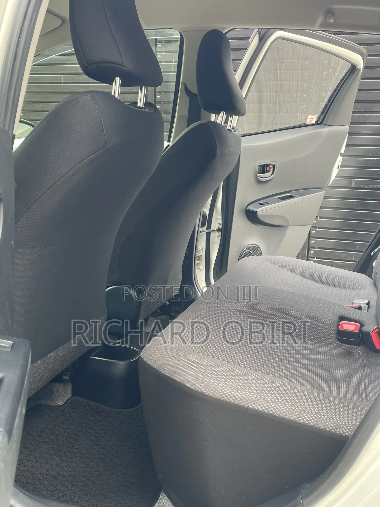 Toyota Vitz 1.3 FWD 3dr 2014 Purple