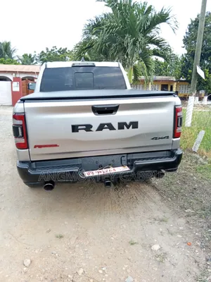 RAM 1500 2020 Gray