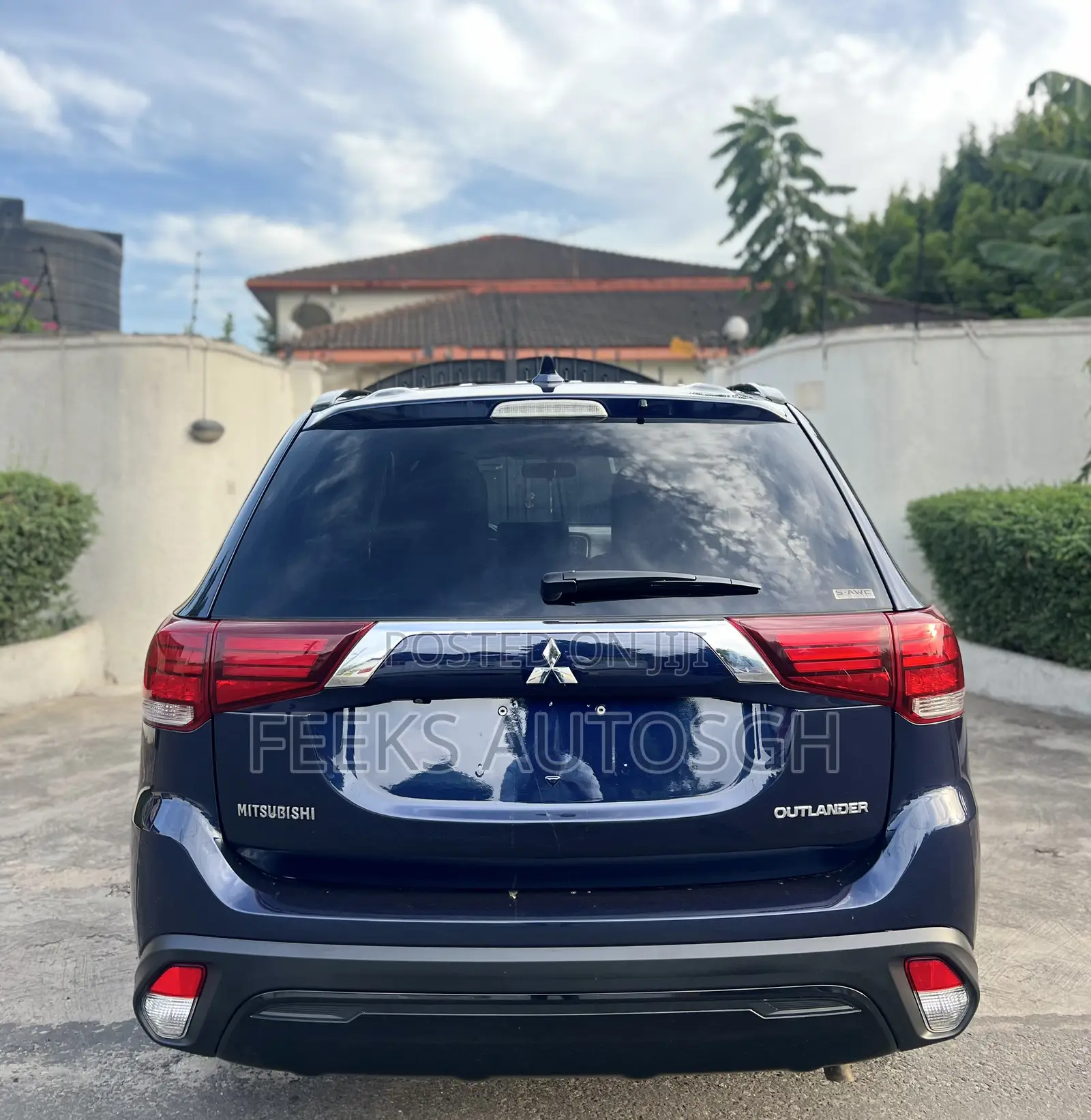 Mitsubishi Outlander 2019 Blue