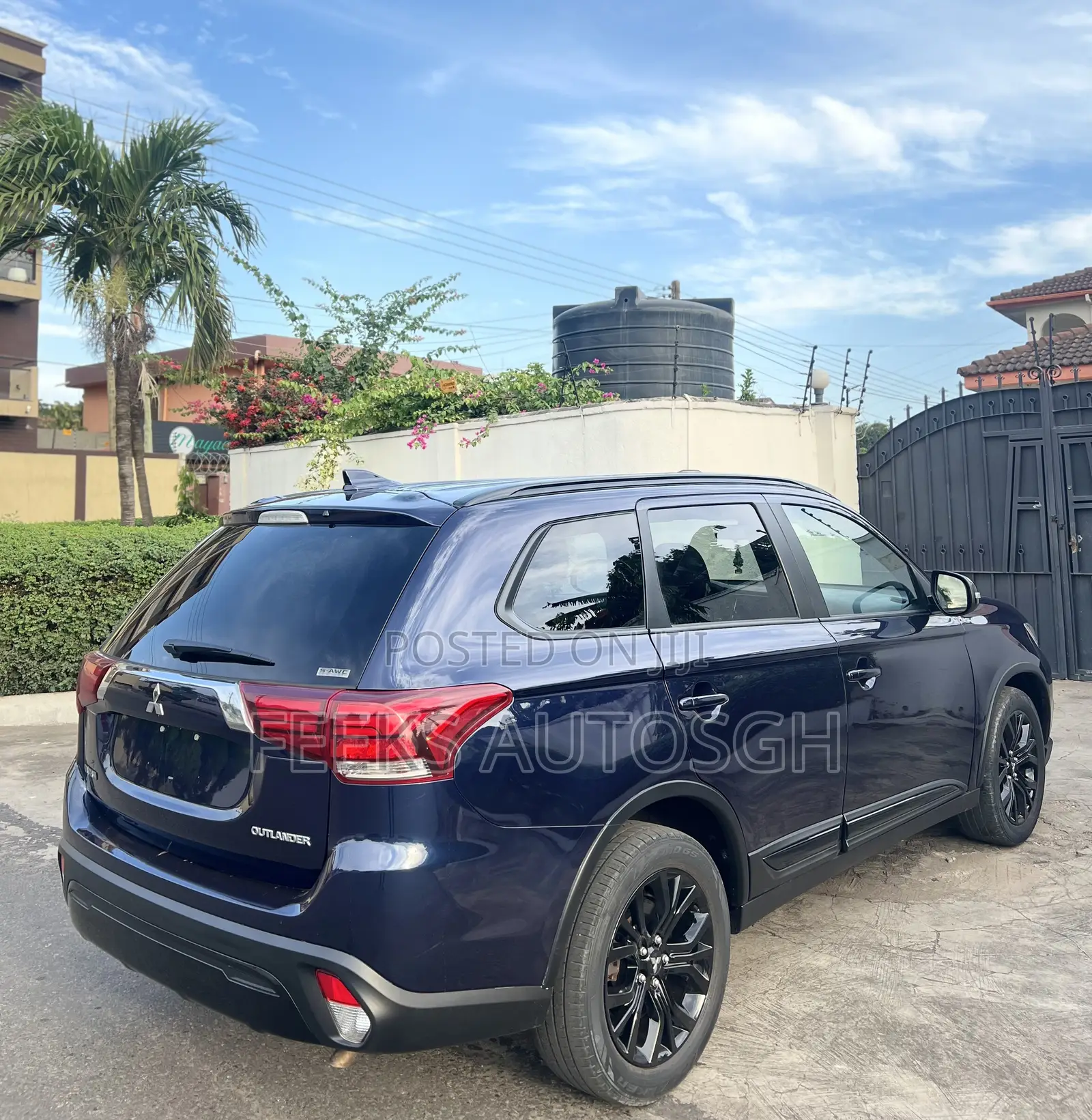 Mitsubishi Outlander 2019 Blue