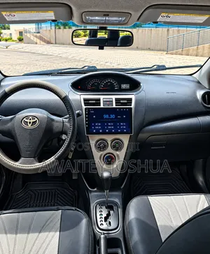 Toyota Yaris 2010 Black