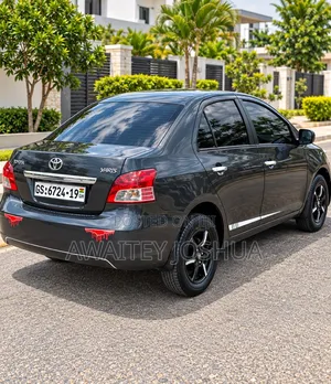 Toyota Yaris 2010 Black