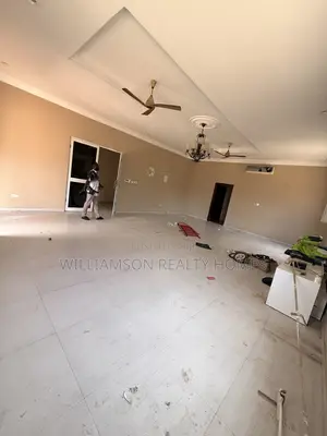 6bdrm House in Community 18 Area, Spintex for rent