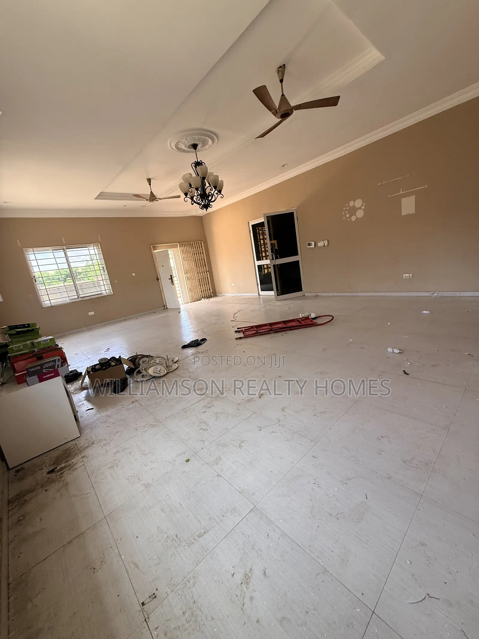 6bdrm House in Community 18 Area, Spintex for rent