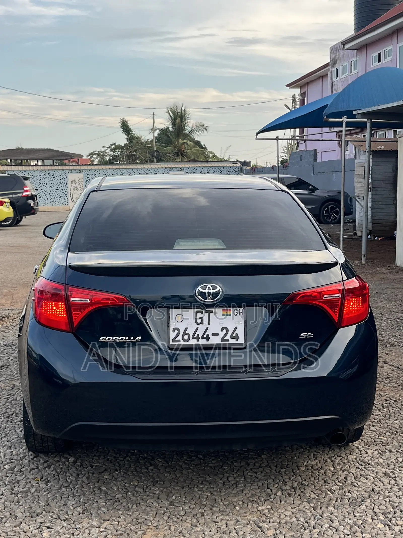 Toyota Corolla SE 4dr Sedan (1.8L 4cyl CVT) 2017