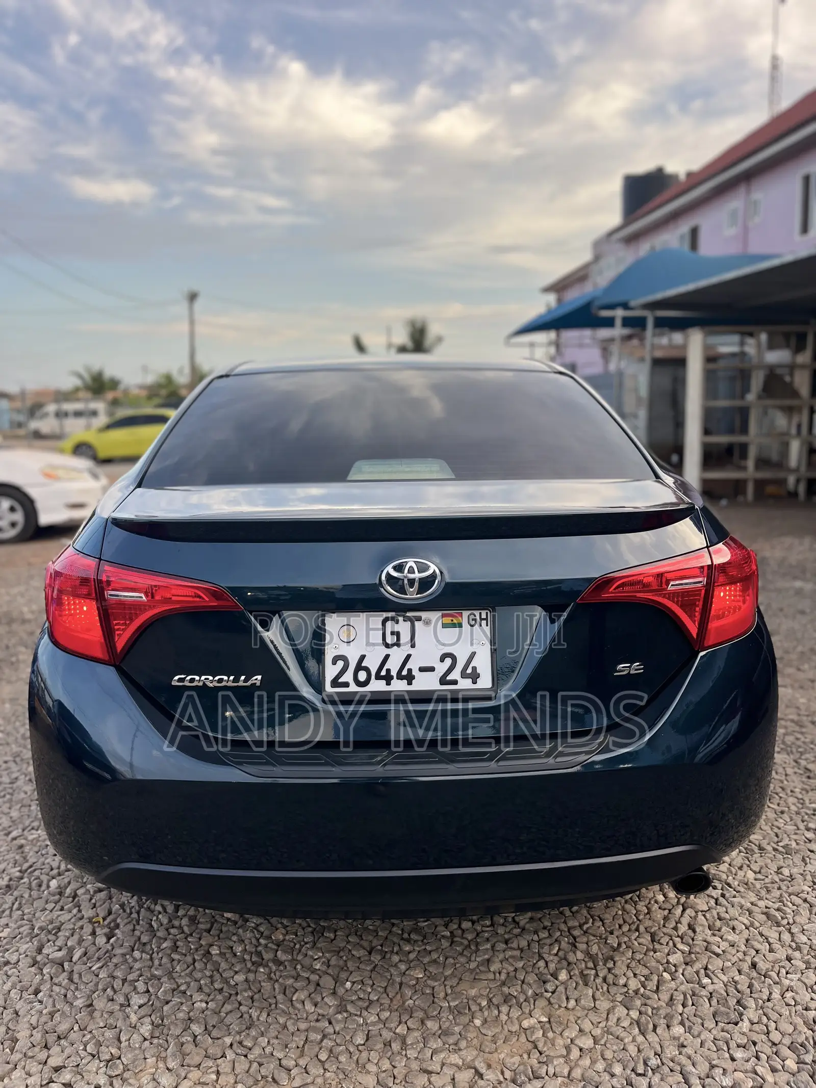 Toyota Corolla SE 4dr Sedan (1.8L 4cyl CVT) 2017