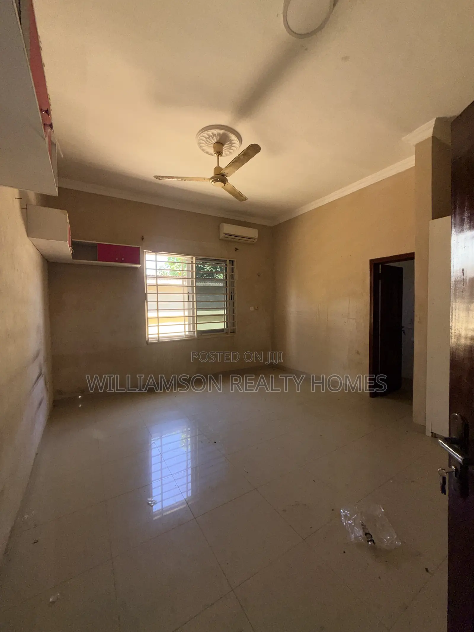 6bdrm House in Community 18 Area, Spintex for rent