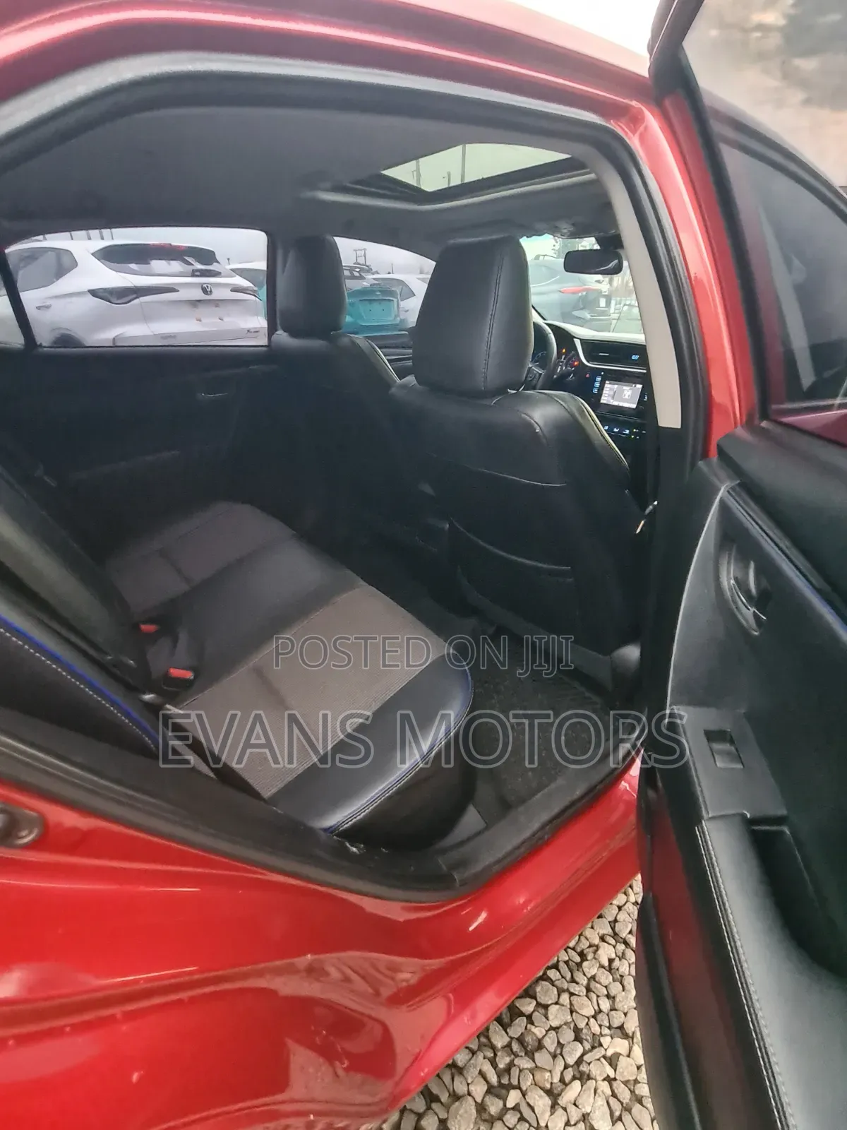 Toyota Corolla SE (1.8L 4cyl 6M) 2018 Red