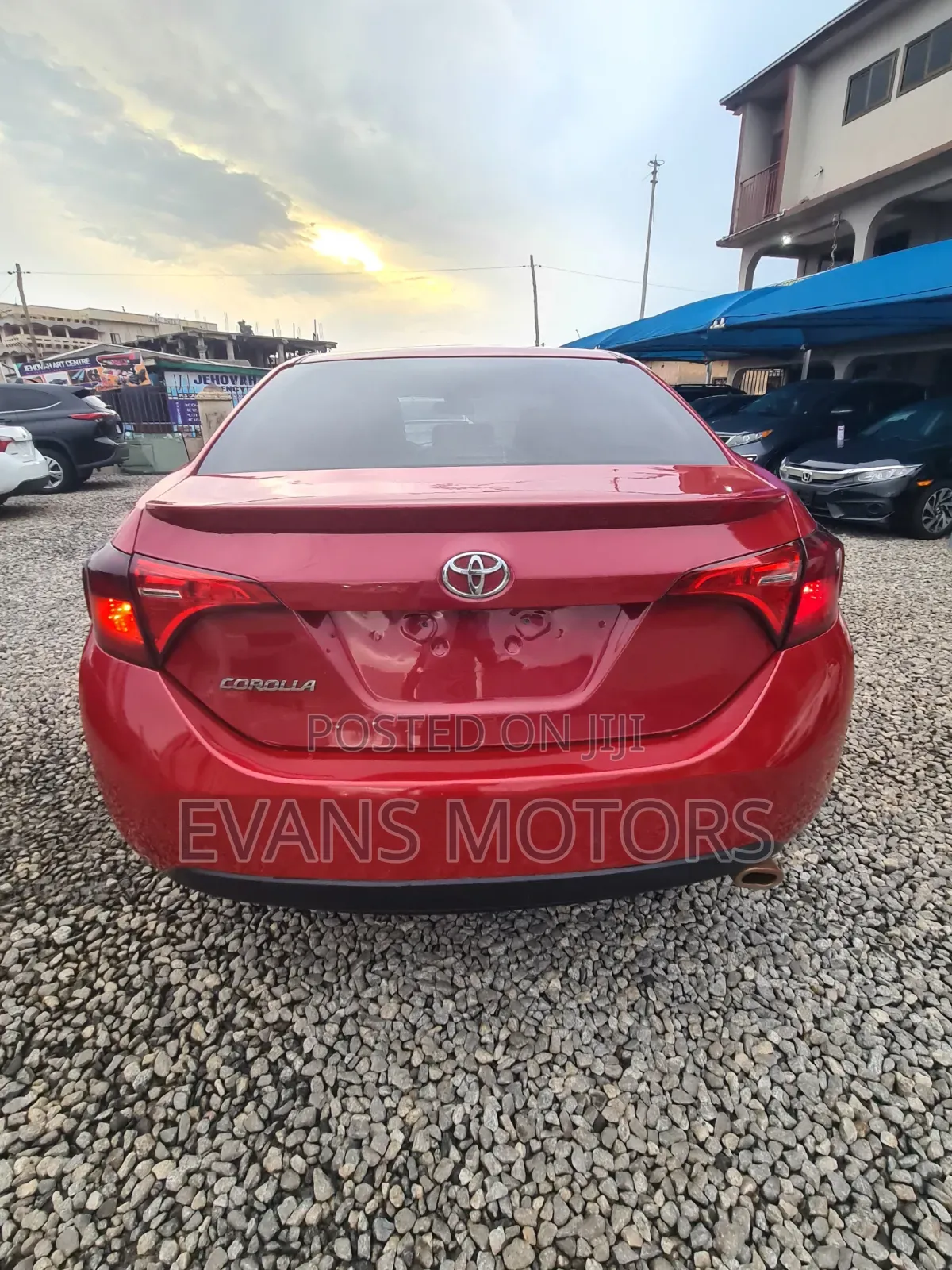 Toyota Corolla SE (1.8L 4cyl 6M) 2018 Red