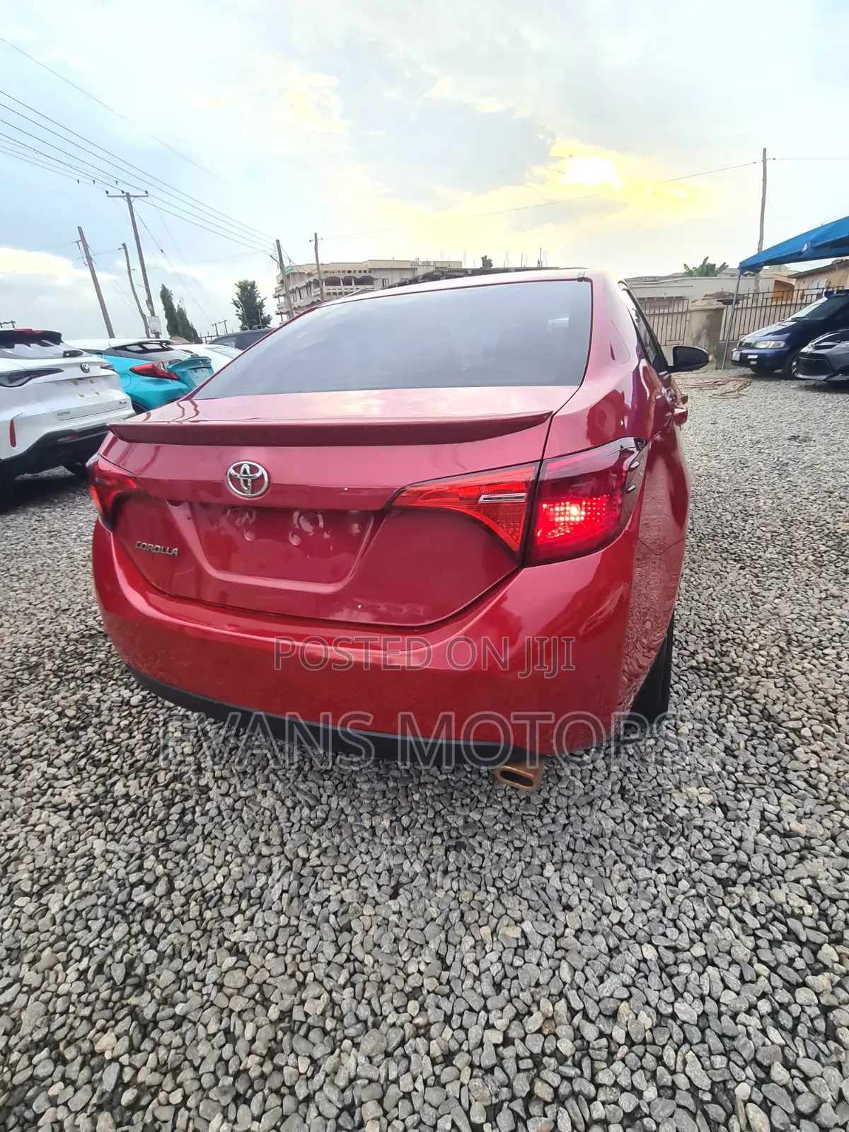 Toyota Corolla SE (1.8L 4cyl 6M) 2018 Red