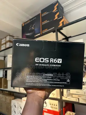 Canon EOS R6 v Mirrorless Camera With 20-50mm F/4 Lens