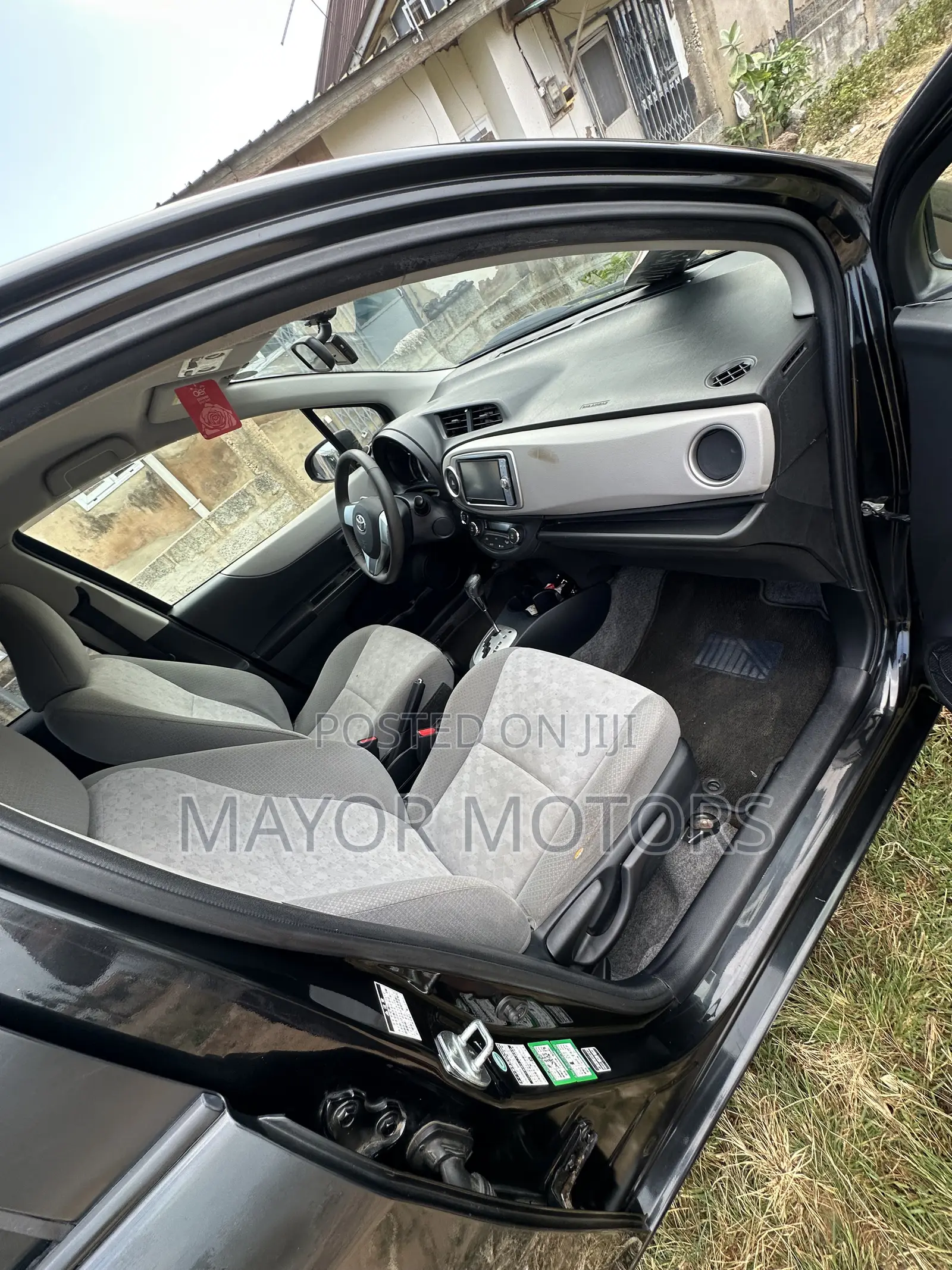 Toyota Vitz 1.3 AWD 3dr 2014 Black