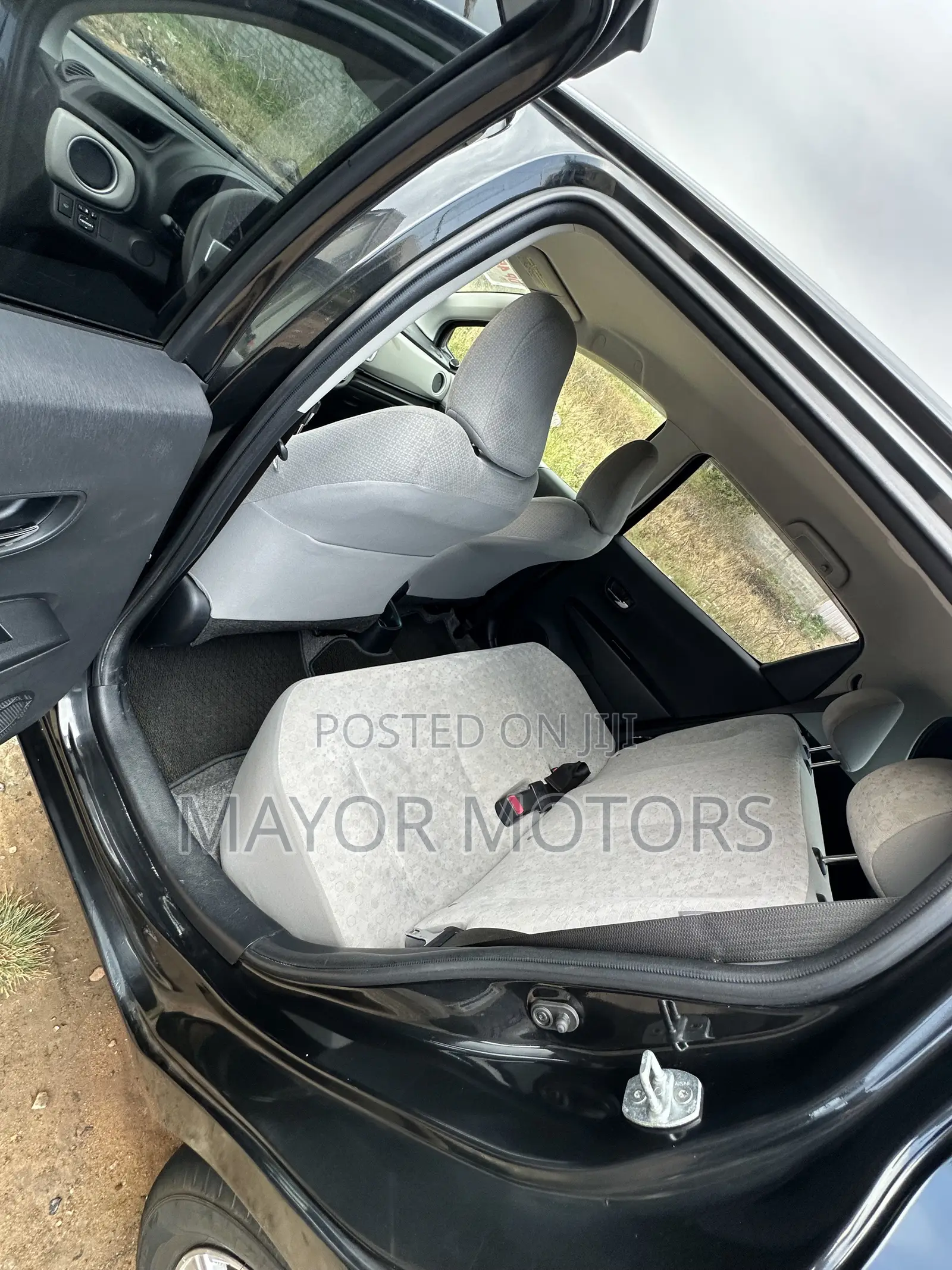 Toyota Vitz 1.3 AWD 3dr 2014 Black