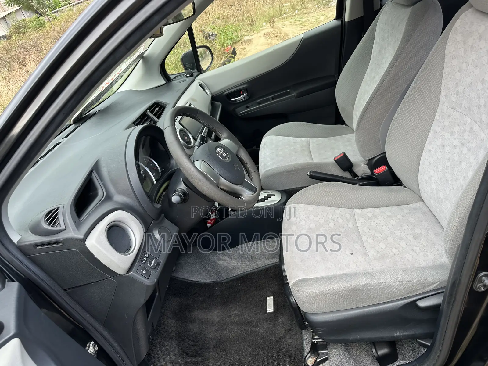 Toyota Vitz 1.3 AWD 3dr 2014 Black