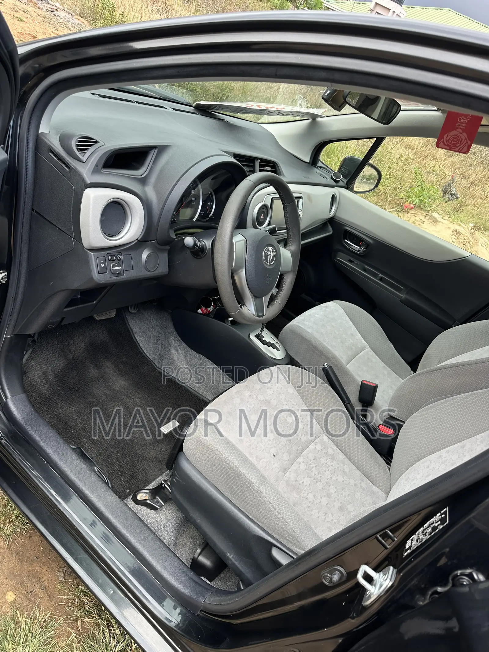 Toyota Vitz 1.3 AWD 3dr 2014 Black