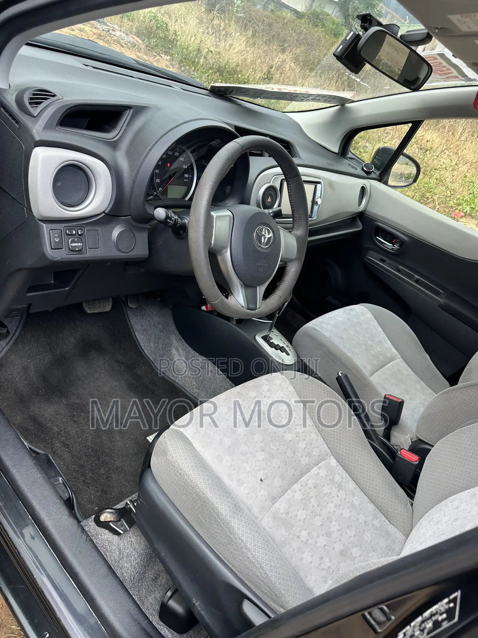 Toyota Vitz 1.3 AWD 3dr 2014 Black