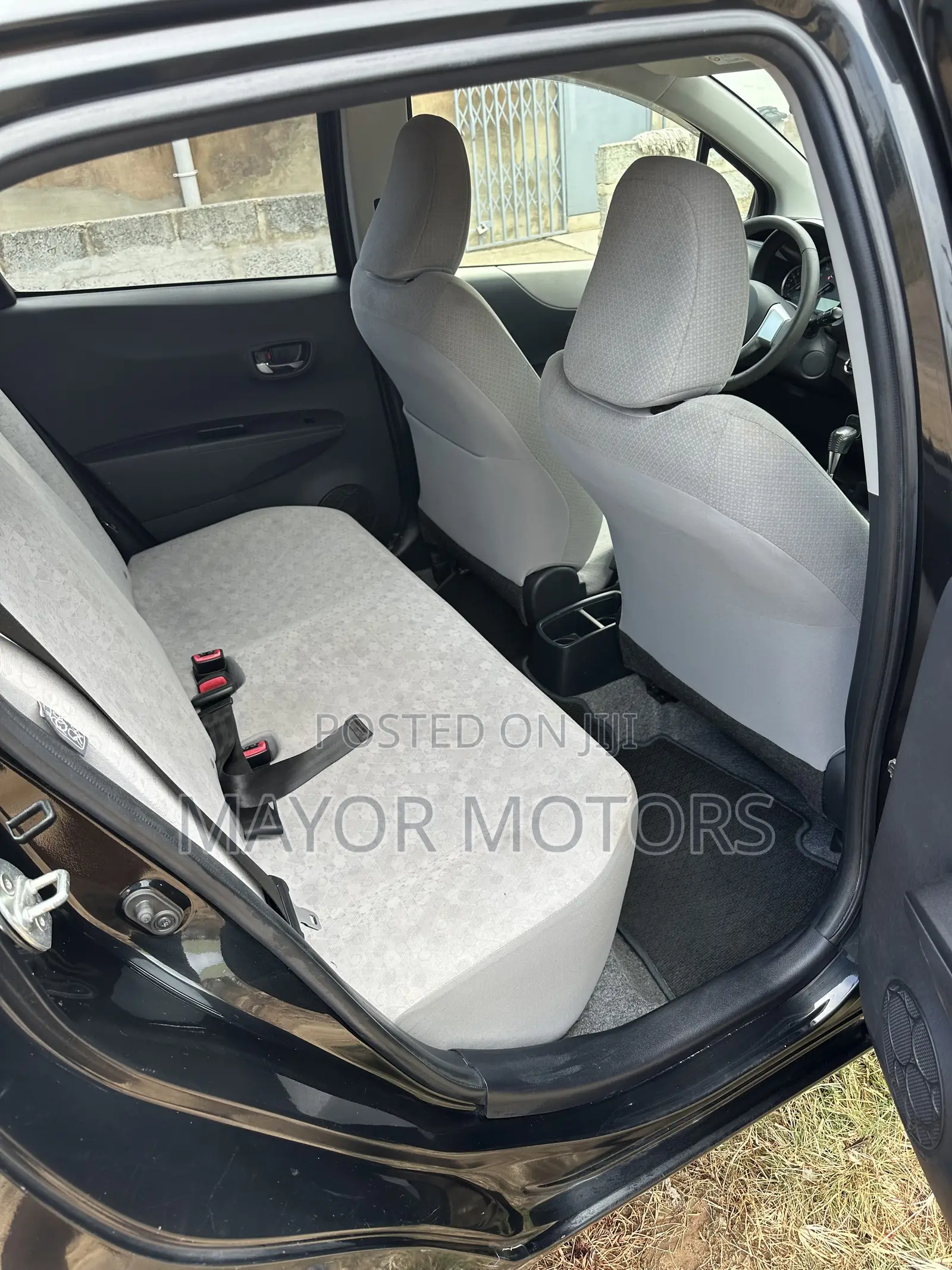 Toyota Vitz 1.3 AWD 3dr 2014 Black