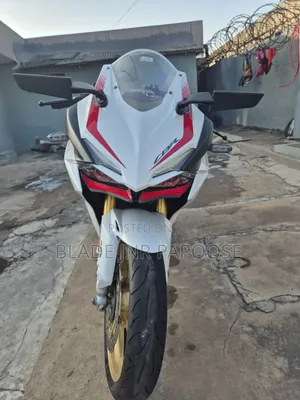 Honda CBR 2024 White