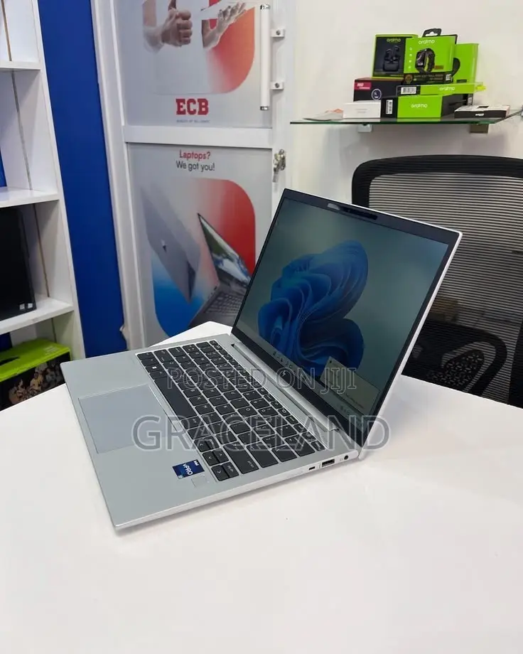 Laptop HP EliteBook 830 G9 16GB Intel Core i7 SSD 512GB