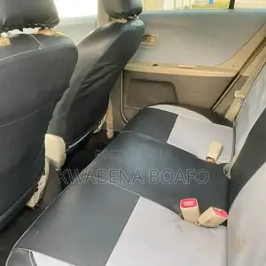 Toyota Vitz 2010 Silver