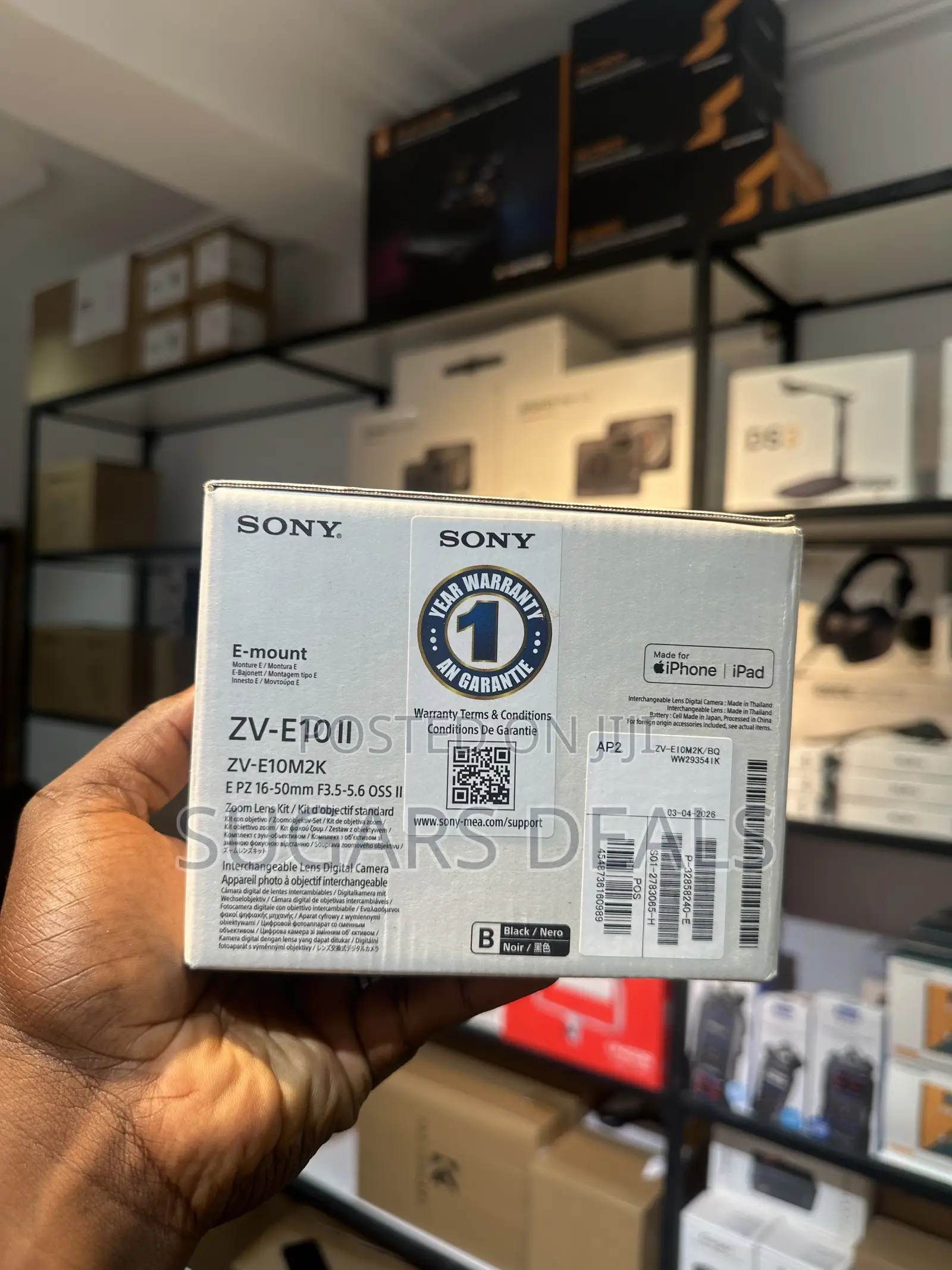 Sony ZV-E10 Mirrorless Camera With 16-50mm F/3.5-5.6 II Lens