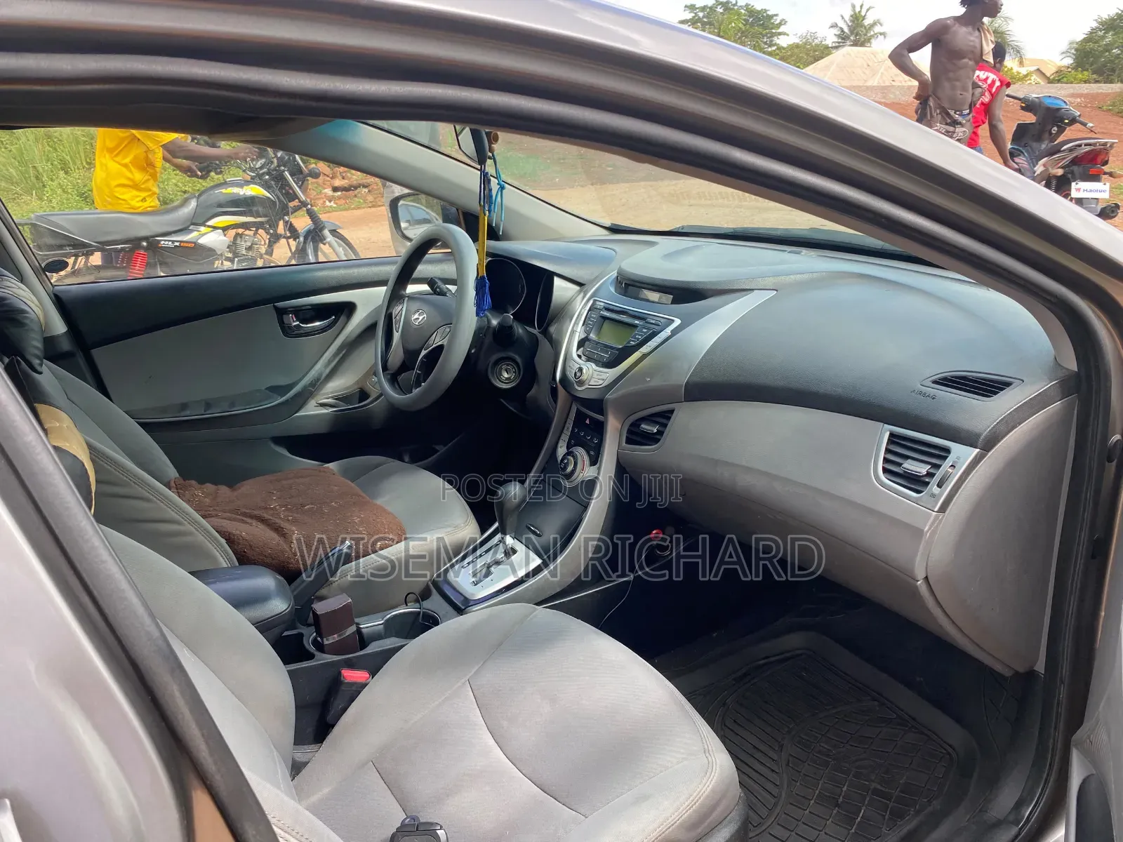 Hyundai Elantra GLS Sedan FWD (1.8L 4cyl 6A) 2013 Gray