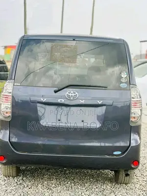 Toyota Voxy 2013 Gray