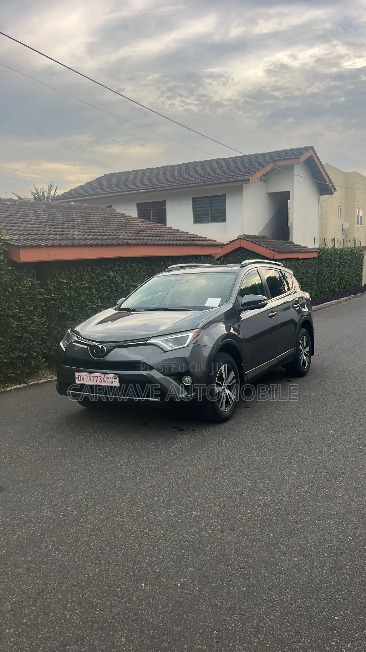 Toyota RAV4 XLE AWD (2.5L 4cyl 6A) 2017 Gray