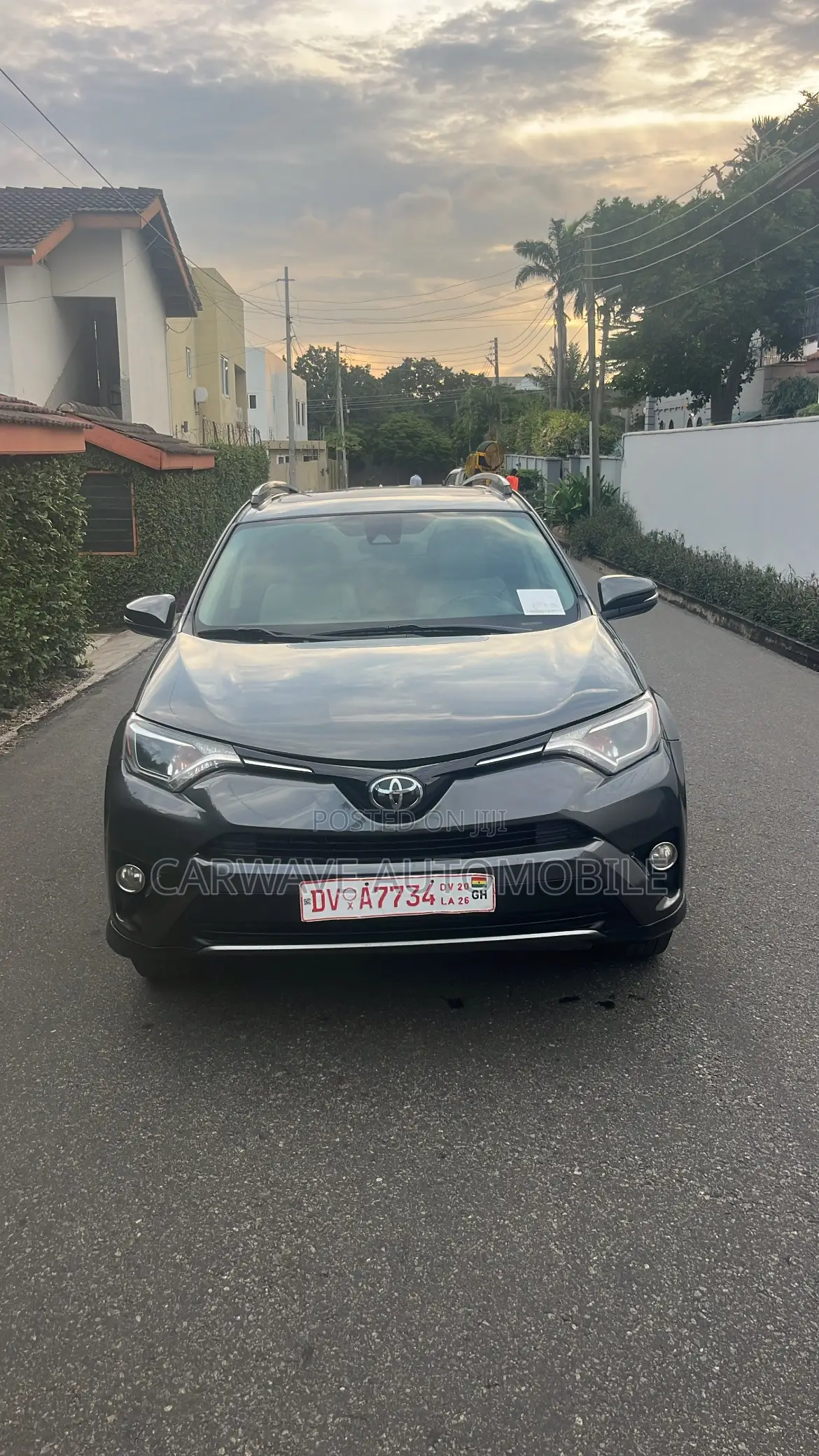 Toyota RAV4 XLE AWD (2.5L 4cyl 6A) 2017 Gray