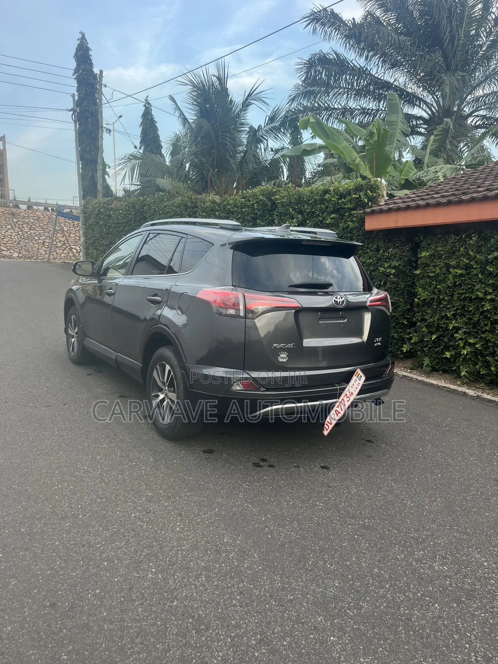 Toyota RAV4 XLE AWD (2.5L 4cyl 6A) 2017 Gray