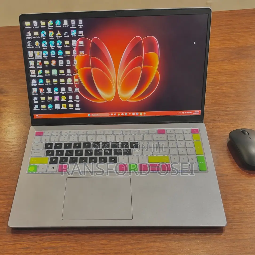 Laptop Dell Inspiron 15 3530 16GB Intel Core i5 SSD 512GB