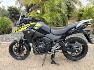 Suzuki V-Strom 2022 Yellow