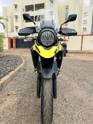 Suzuki V-Strom 2022 Yellow