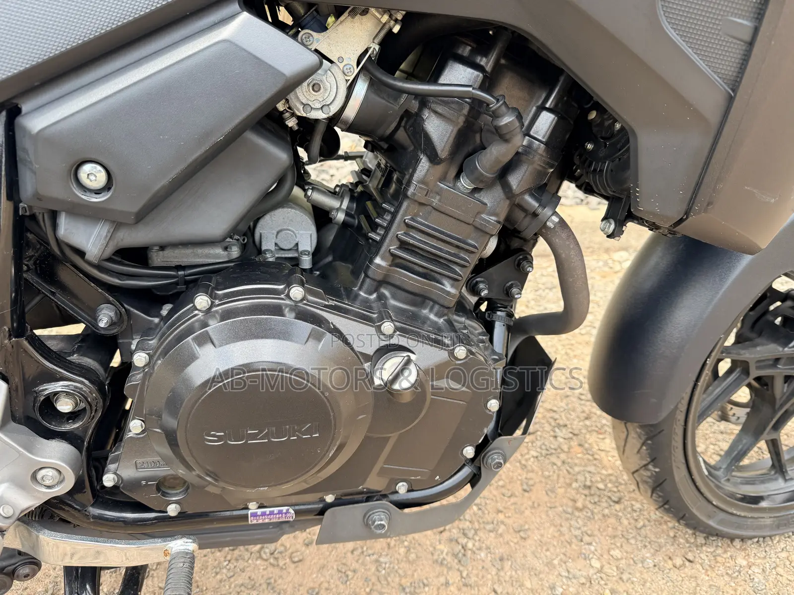 Suzuki V-Strom 2022 Yellow