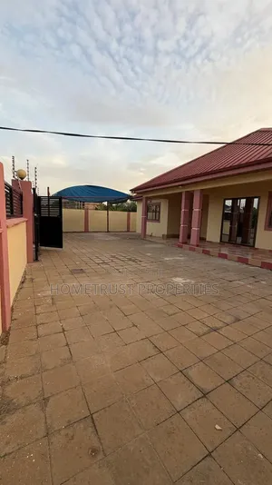 3bdrm House in Adjen Kotoku, Amasaman for sale