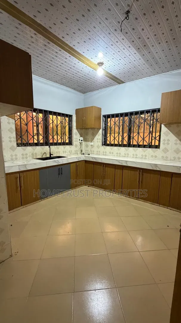 3bdrm House in Adjen Kotoku, Amasaman for sale
